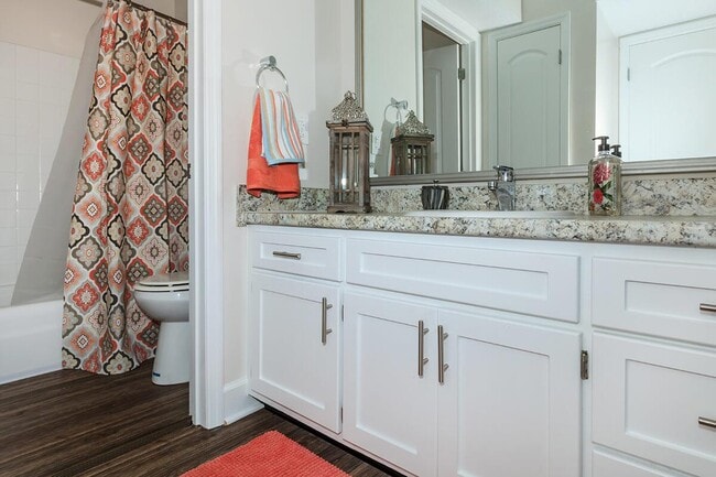 Building Photo - Longwood at Southern Hills