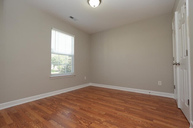 Building Photo - 11539 Stewarts Crossing Dr