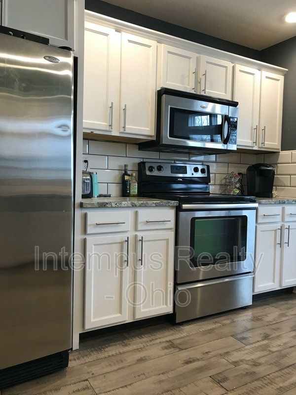 Building Photo - 5081 Dinard Way