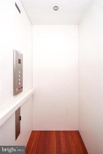 Building Photo - 2303 Essex St