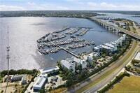 Building Photo - 975 NW Flagler Ave