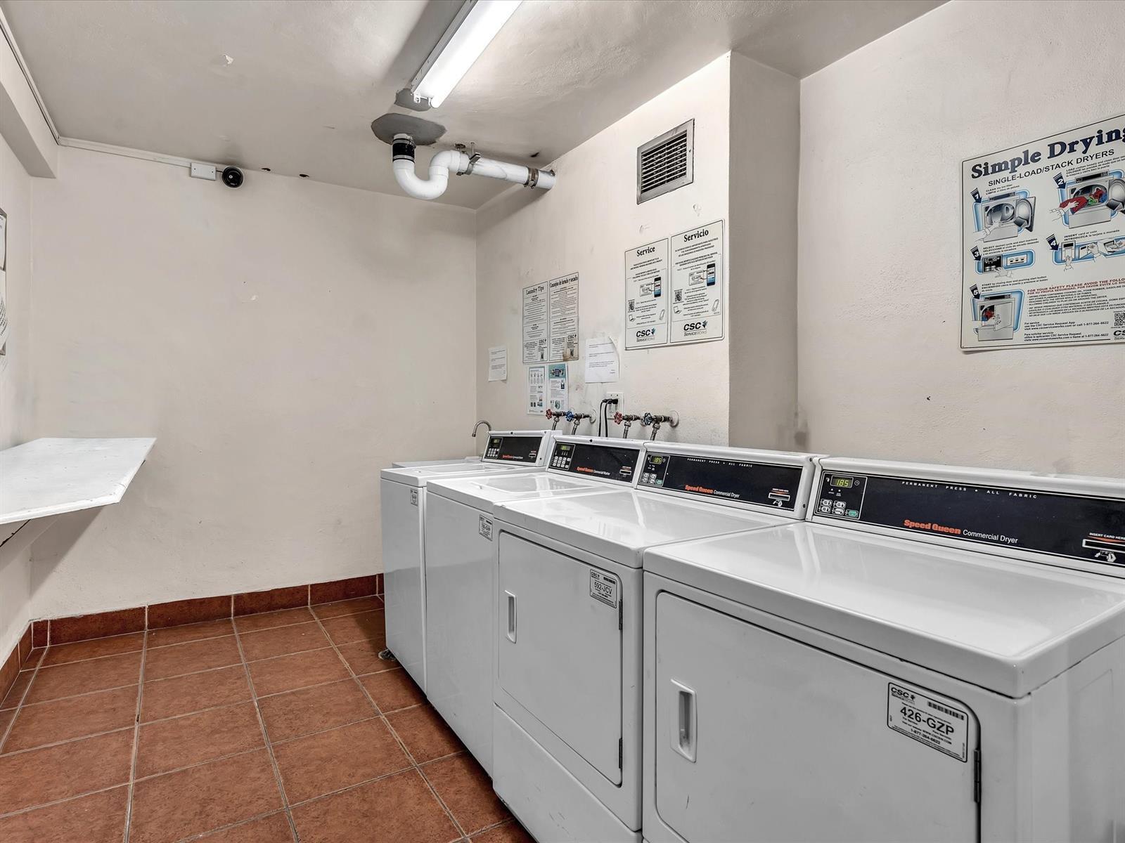 Building Photo - 3725 S Ocean Dr