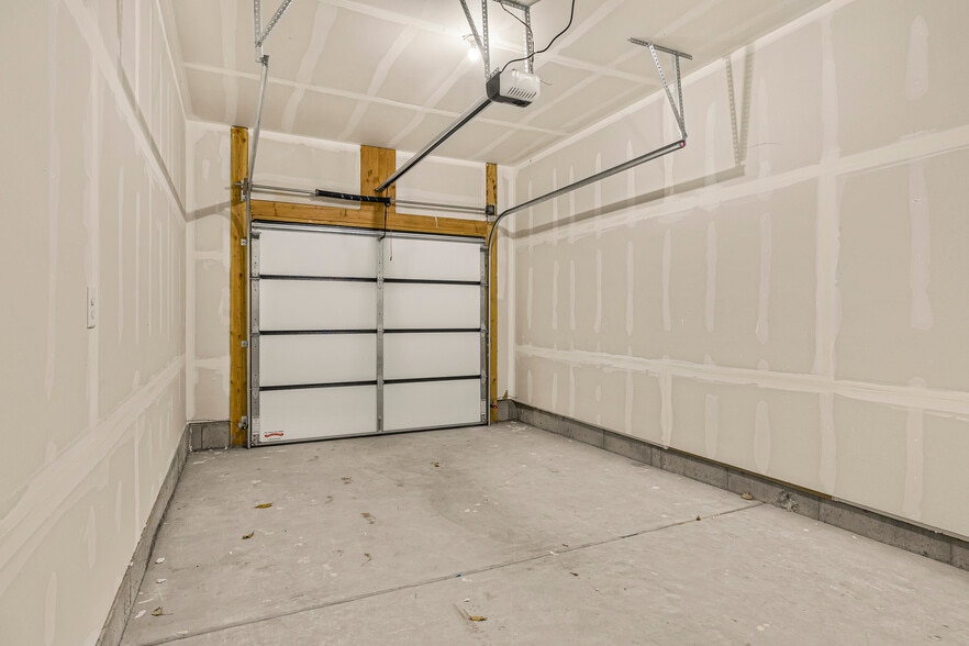 Building Photo - 2147 Pebble Brook Ct