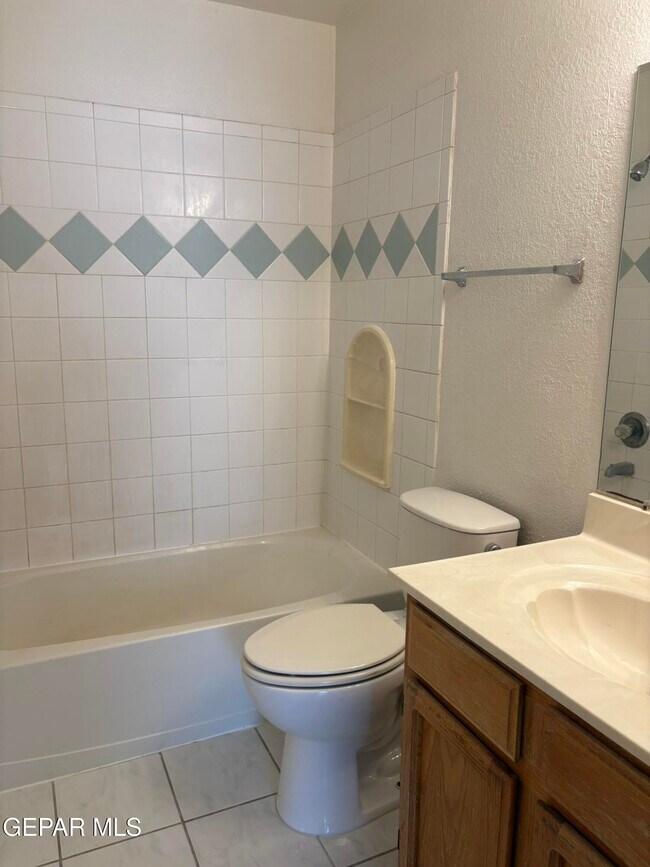 Building Photo - 11812 Kings Arms Ct