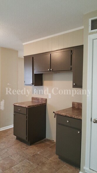 Building Photo - 4173 Cottonwood Rd