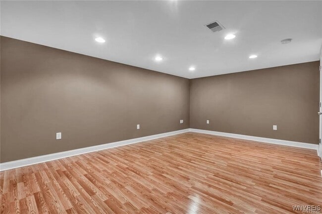 Building Photo - 11 Ojibwa Cir