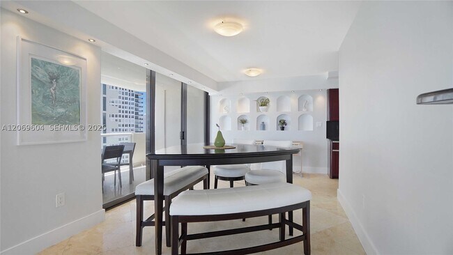 Building Photo - 5757 Collins Ave