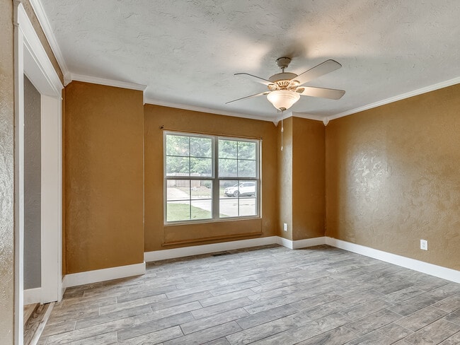 Building Photo - 7704 Brookside Dr