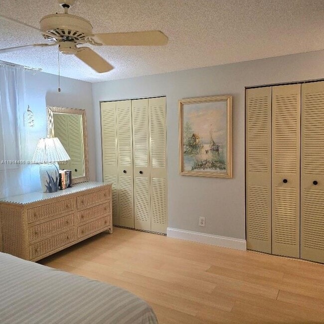 Building Photo - 200 SE 5th Ave