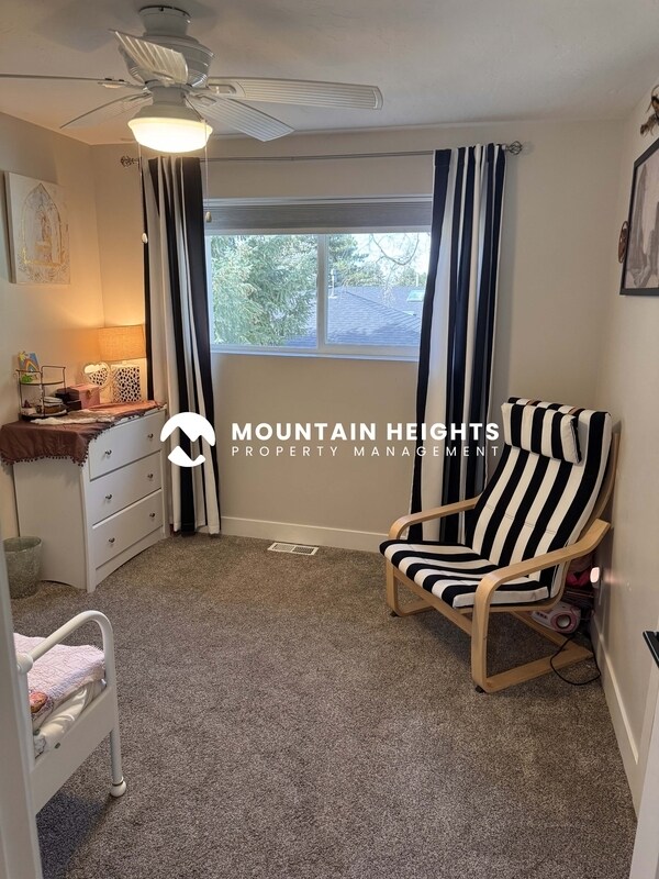 Building Photo - 8589 Kings Hill Dr