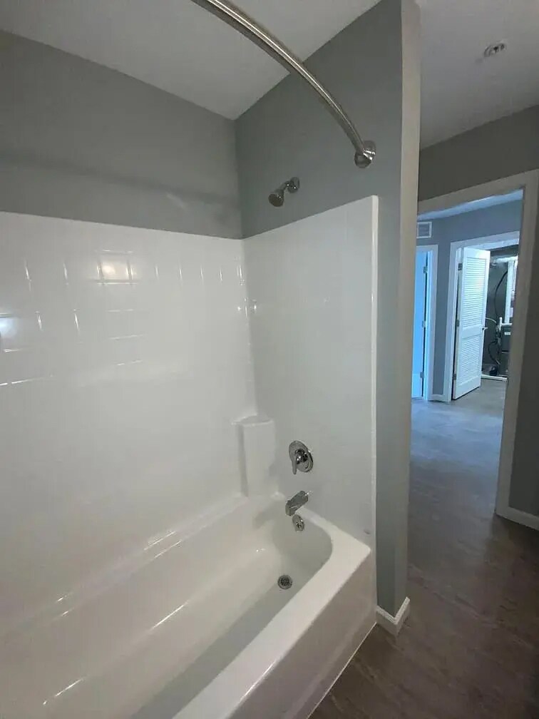 Building Photo - 200 Larkspur Ln