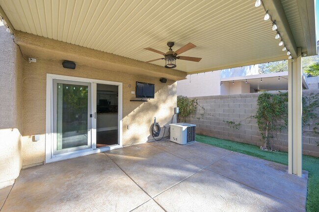 Building Photo - Summerlin!!!!!! 4 Bedrooms!! Bedroom Downs...