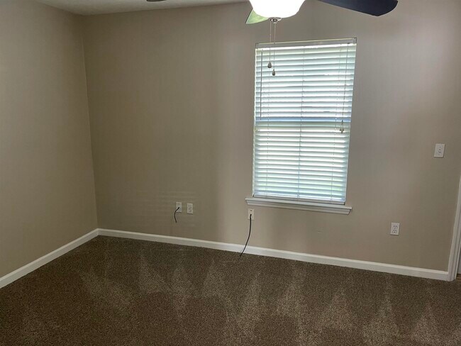 Building Photo - 2864 Waterbrook Way