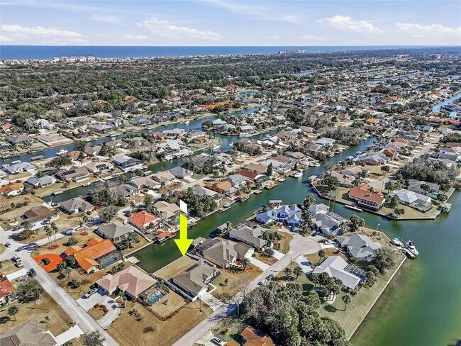 Building Photo - 8 Creek Ct