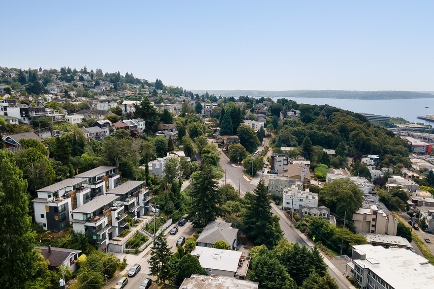 On west Queen Anne hill - 2210 12th Ave W