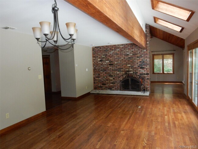Building Photo - 104 County Rd 65