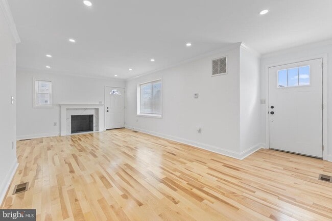 Building Photo - 3213 Greencastle Rd