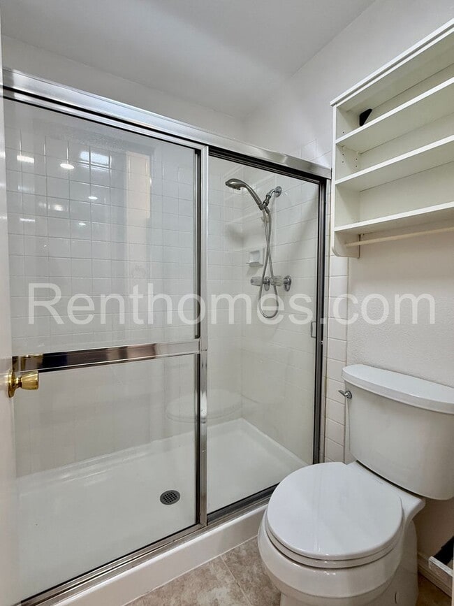 Building Photo - 10750 Aderman Ave