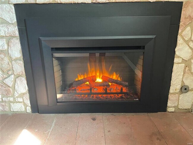 Building Photo - 9511 Antigo Dr