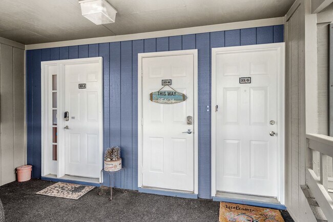 Building Photo - Free Utilities!! Seasonal Rental Available...