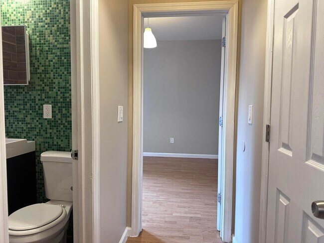 Building Photo - 160 Vroom St