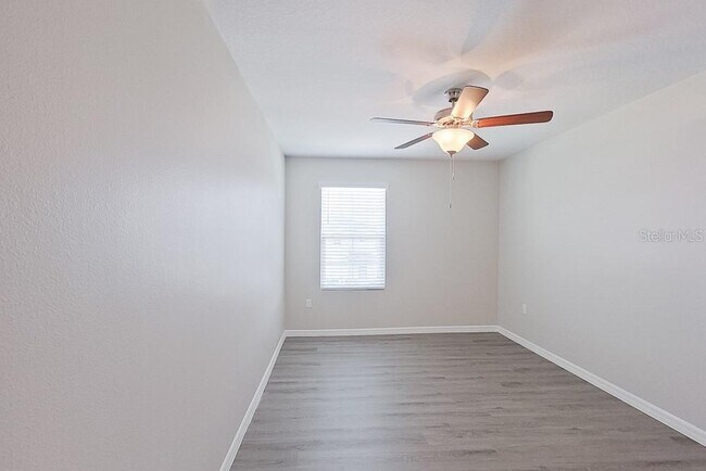 Building Photo - 8650 SW 44th Ct