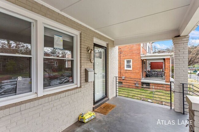 Building Photo - Professionally Managed  & Recently Renovat...