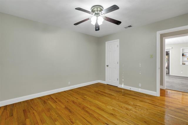 Building Photo - 406 N Bonham Dr