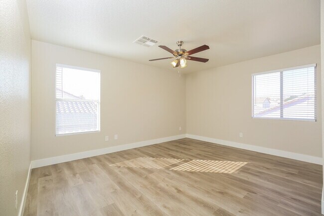 Building Photo - 7933 Hollow Pine St