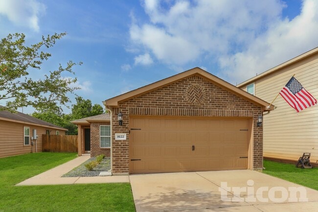 Building Photo - 8122 Hall View Dr