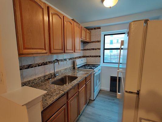 Primary Photo - 2 bedroom in BRONX NY 10457