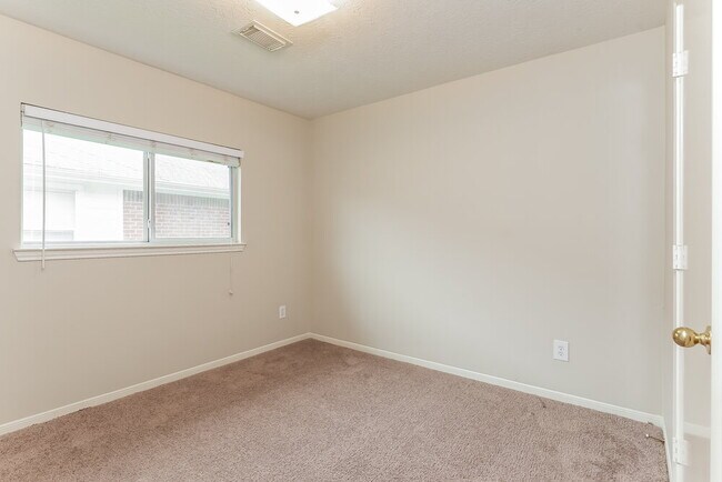 Building Photo - 2415 Amber Wheat Ct