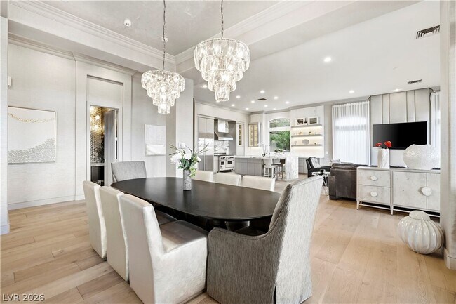 Building Photo - 9320 Tournament Canyon Dr