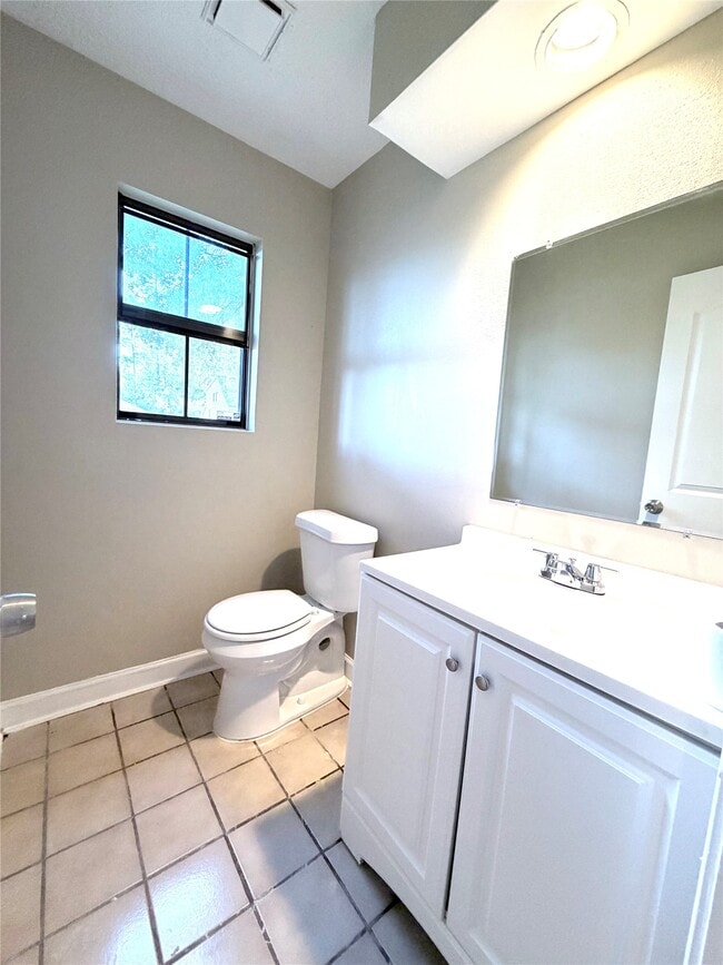 Building Photo - 3800 September Dr