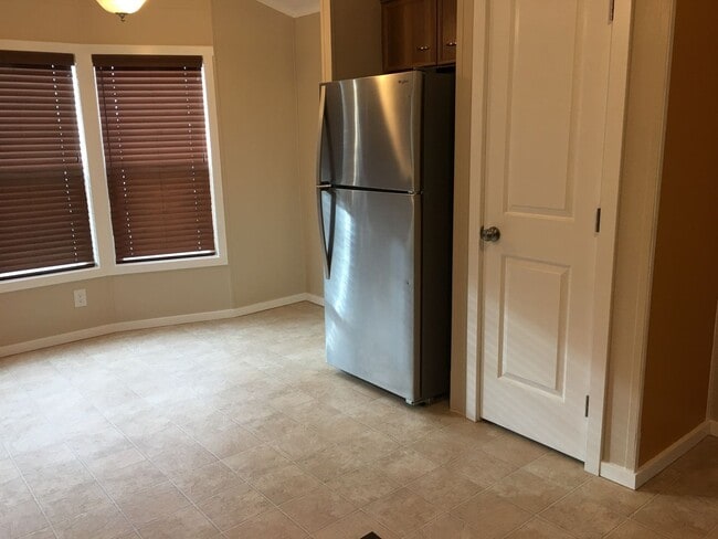 Building Photo - Nice Apartment in North Pointe!