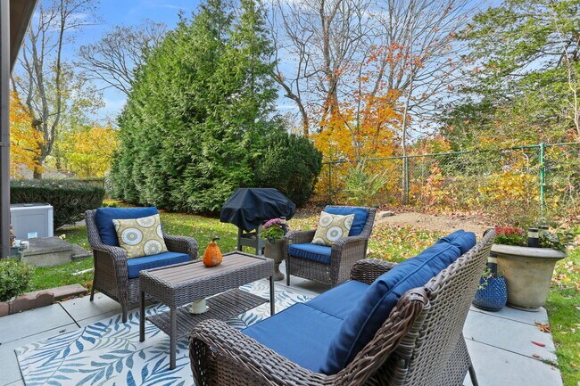 Building Photo - 376 Knapps Hwy