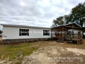 Building Photo - This large 4 bedroom, 2 bath mobile home i...