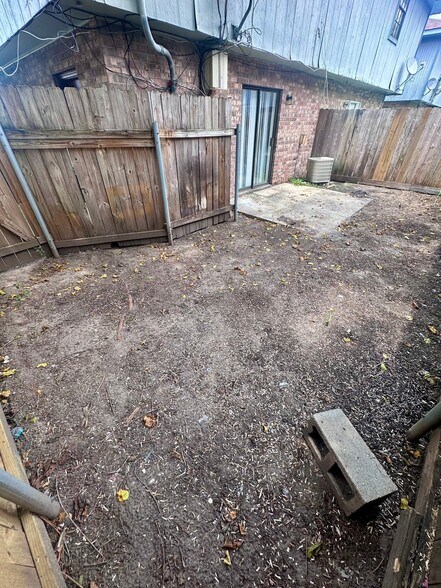 Building Photo - 1628 Alexander Ct