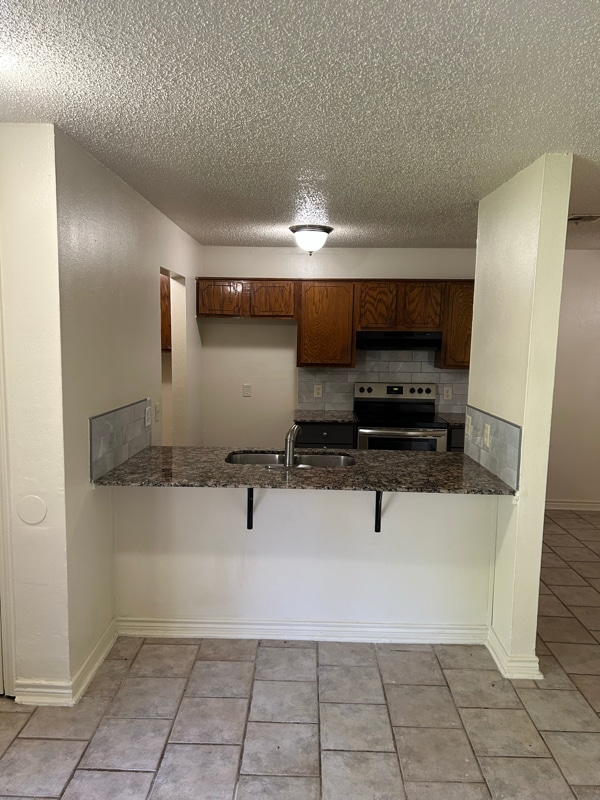 Building Photo - 1020 N Turtle Creek Dr