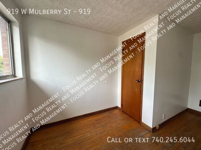 Building Photo - 919 W Mulberry St