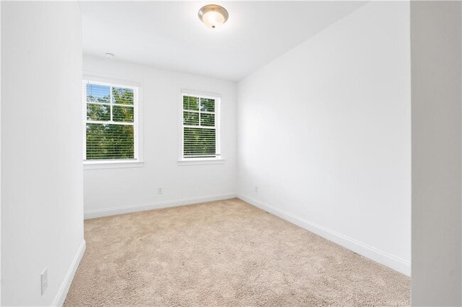 Building Photo - 6605 Beacon Dr