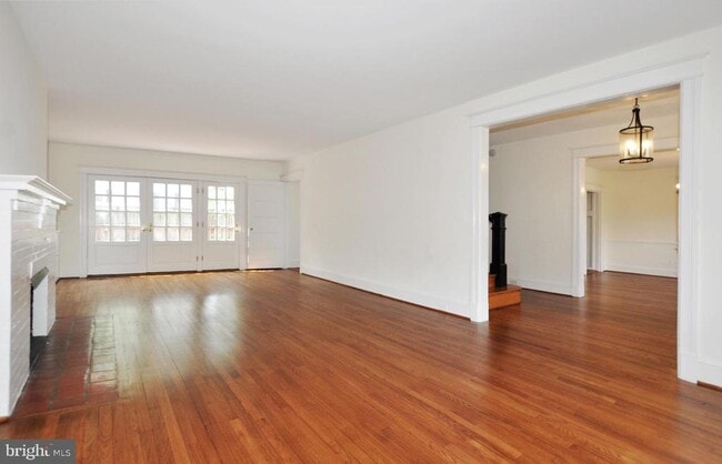 Building Photo - 3752 Kanawha St NW