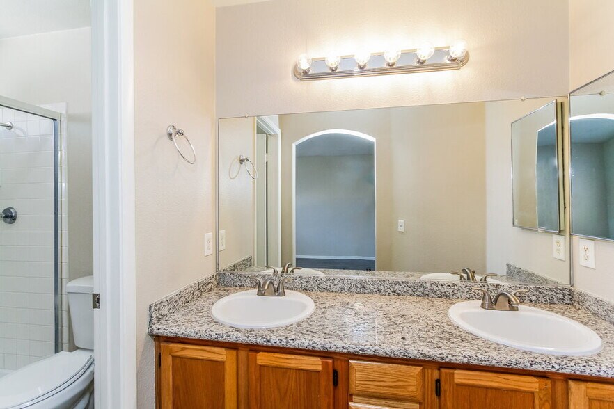 Building Photo - 6376 Venus Vale Ct