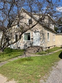 Building Photo - Spacious 4 bedroom house