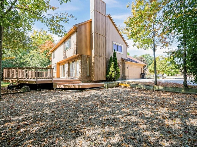 Building Photo - Fully Upgraded 3-Bed Farmington Hills Home!