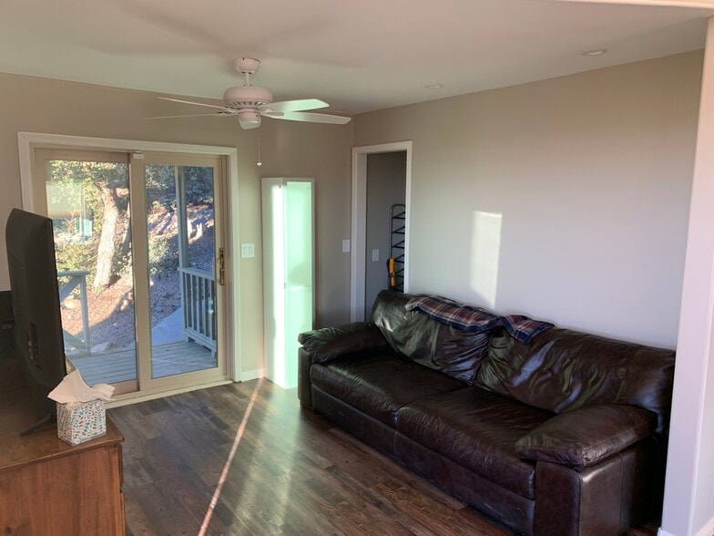 Building Photo - 36 Bullwhacker Cir