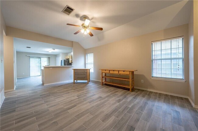 Building Photo - 1607 Greening Way