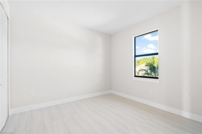 Building Photo - 2064 55th Terrace SW