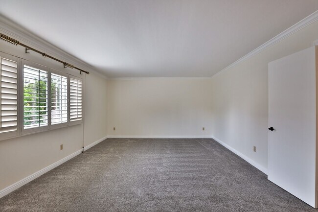 Building Photo - Spacious 3-Bedroom Scripps Ranch Home