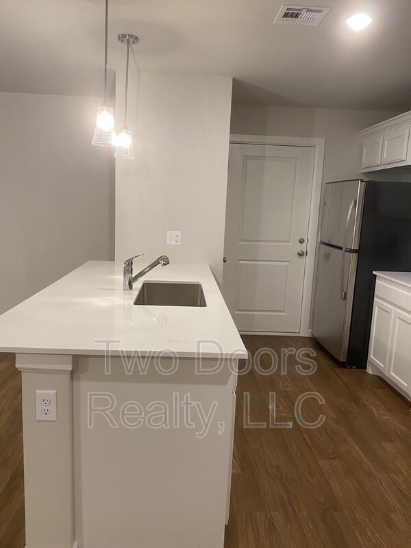 Building Photo - 11311 Breckenridge Ln